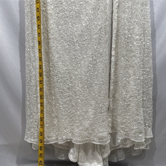 NWT $498 Mac‎ Duggal [ 4 ] Sequined Drop Shoulder Long Sleeve Gown in White - Picture 6 of 14